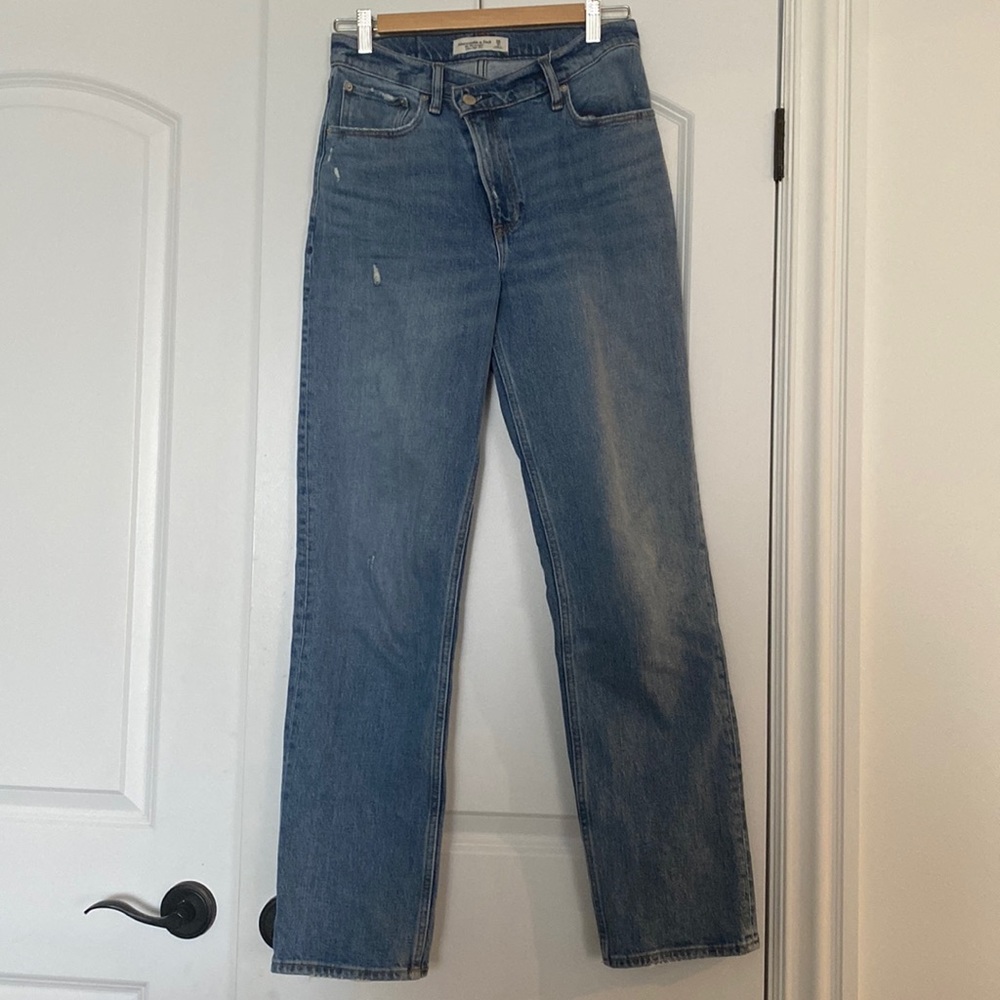 Abercrombie and Fitch ultra high rise 90s straight Jean